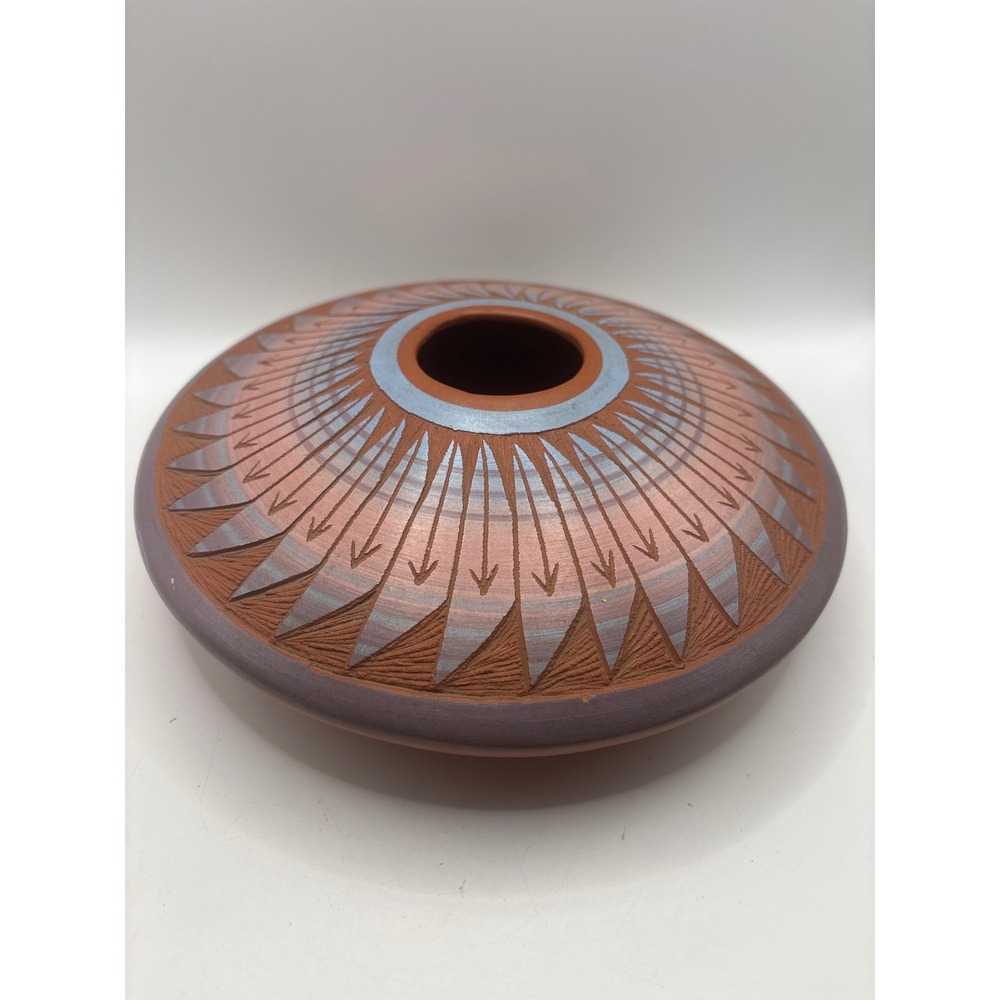 T Phillips Navajo Seed Pot Native American Etched Red Clay Pottery Signed - Picture 1 of 10